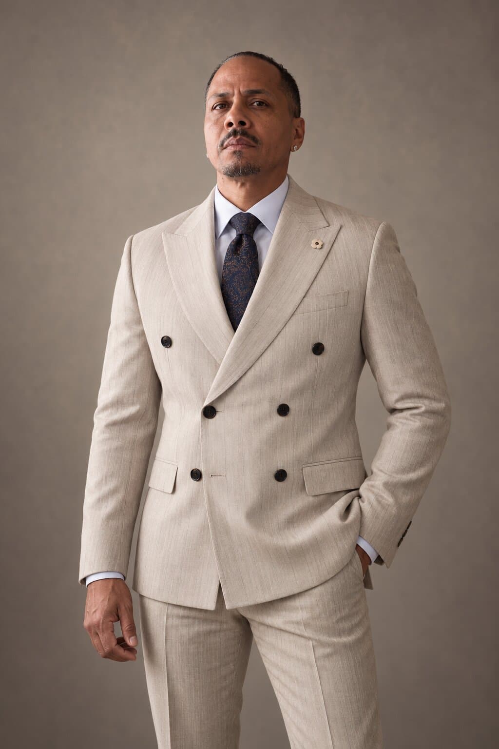 Dorian Stone Beige worn