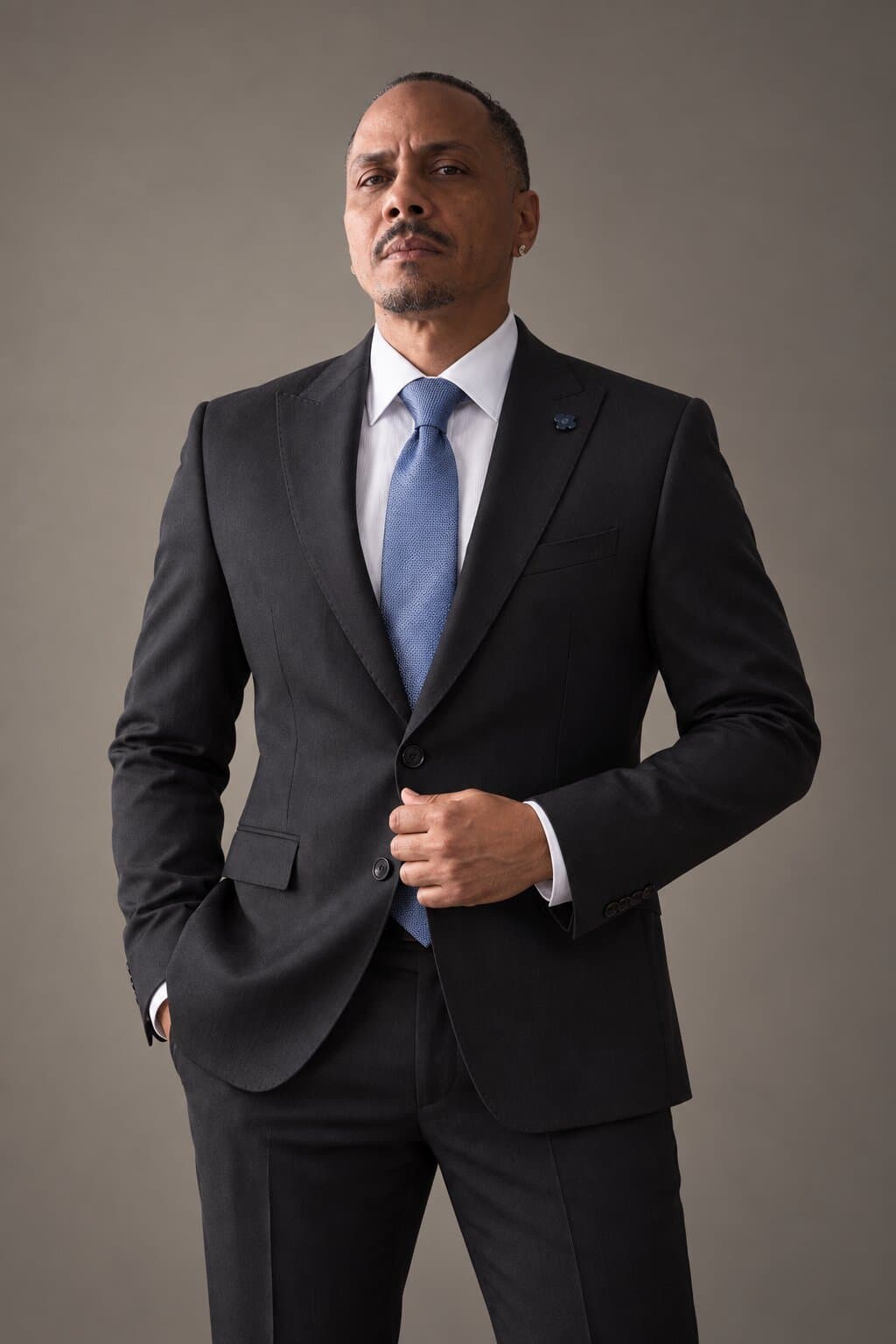 Mercer Black worn