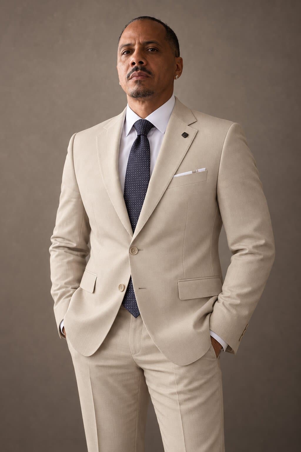 Mercer Sand Beige worn