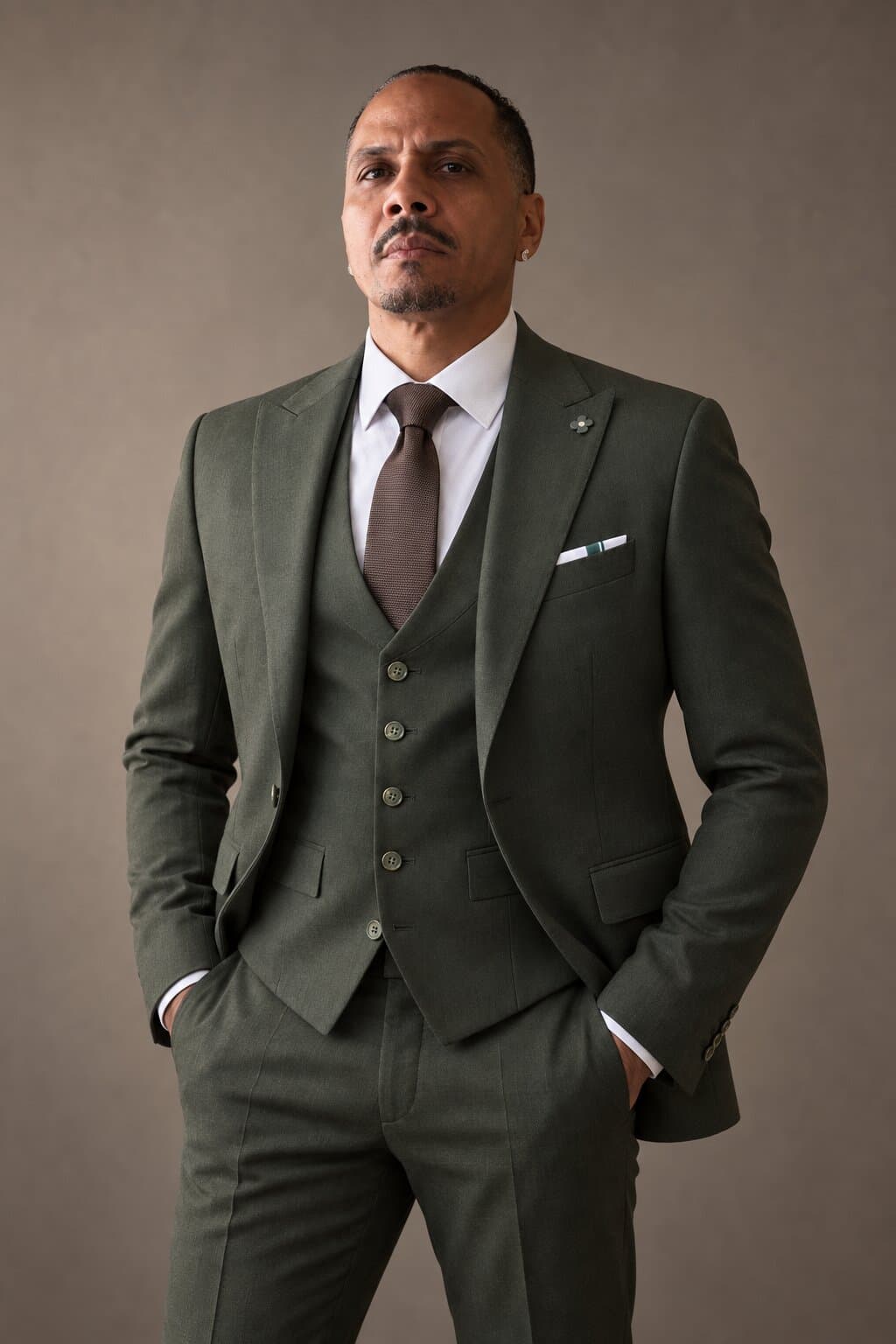 Valen Dark Green worn