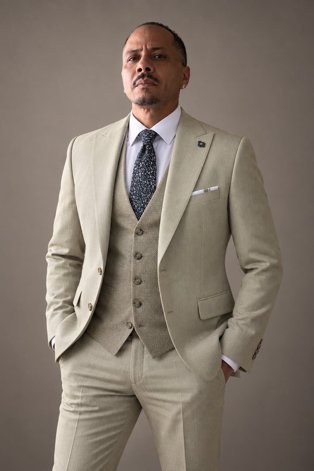 Valen Sage Beige worn